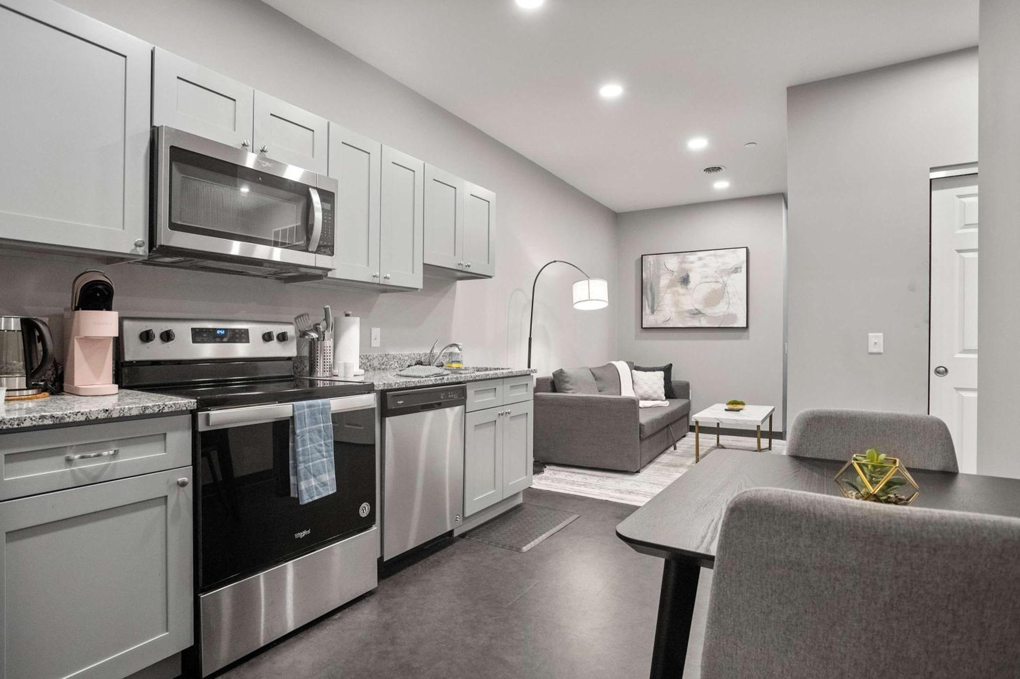 Cozysuites Modern 1br In Downtown Pitts #1