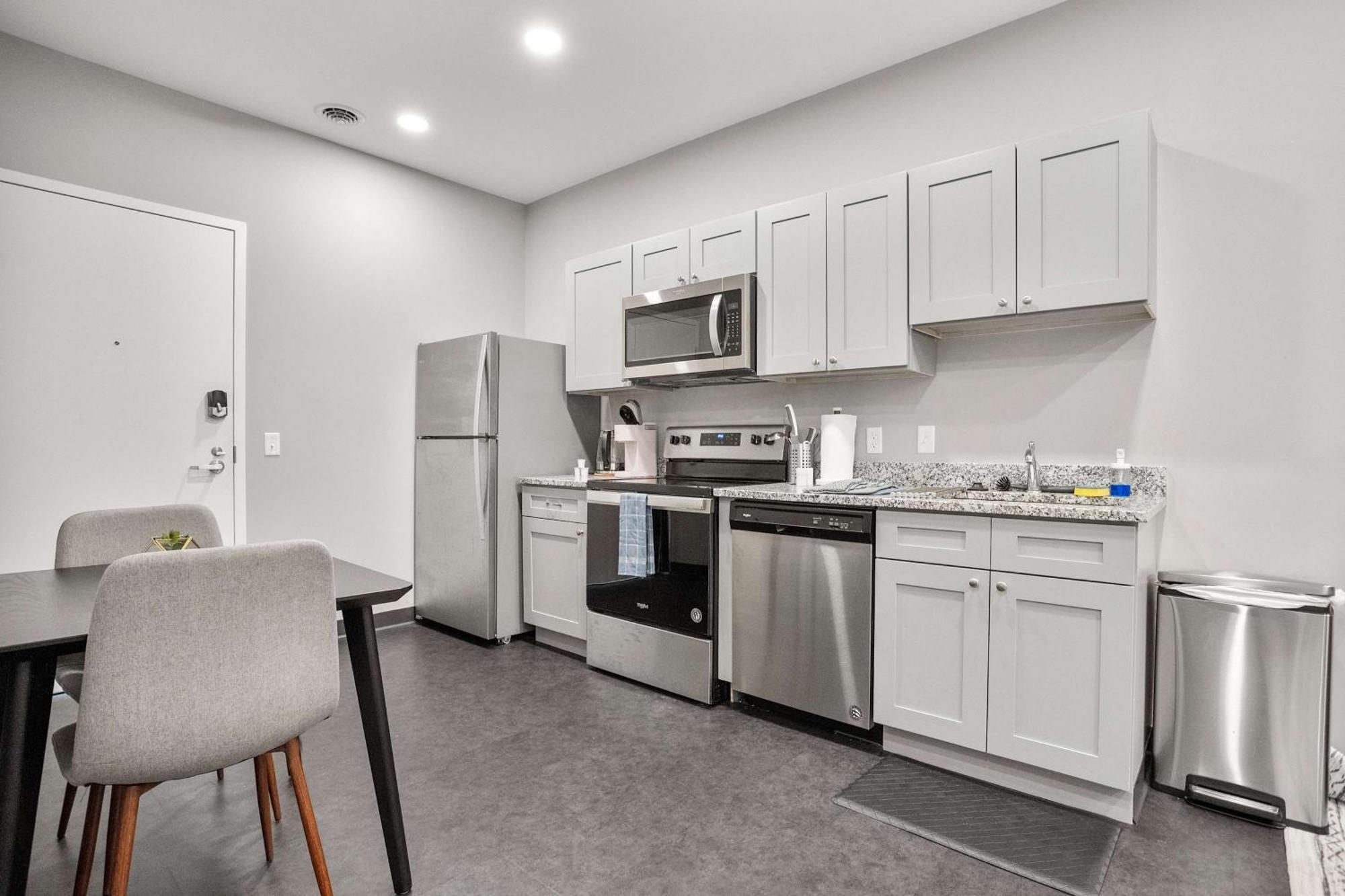 Apartment Cozysuites Modern 1br In Downtown Pitts #1 Pittsburgh